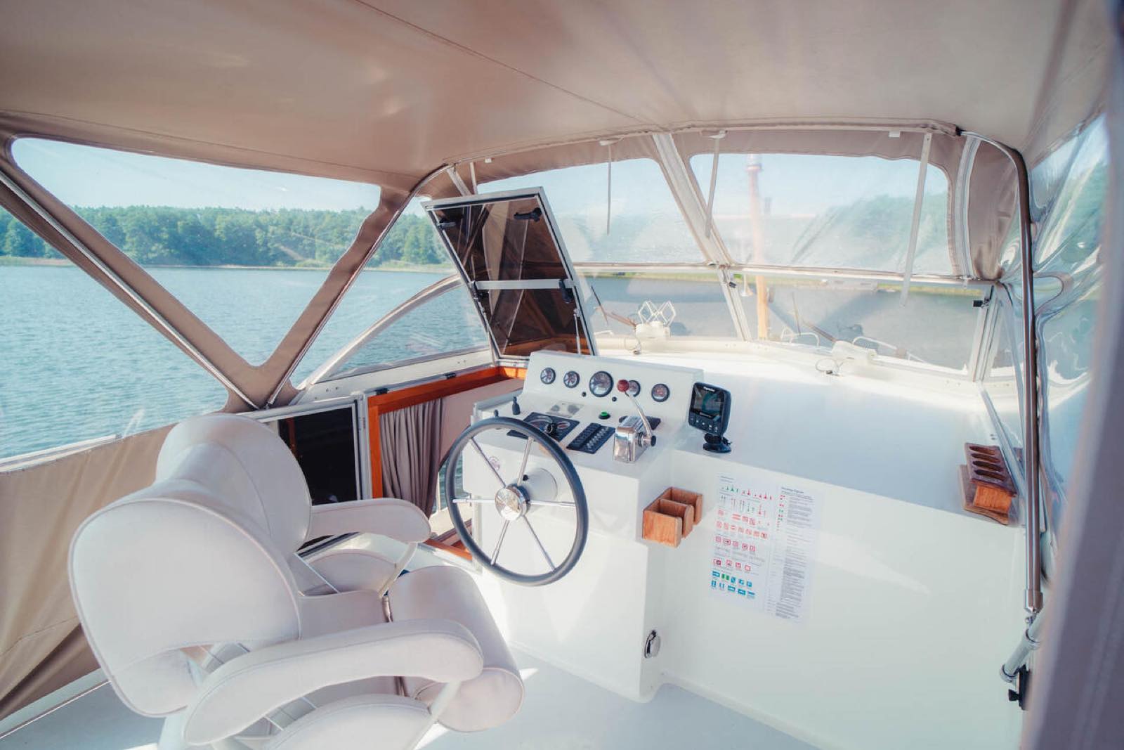 Hausboot B&B Freya – an Bord