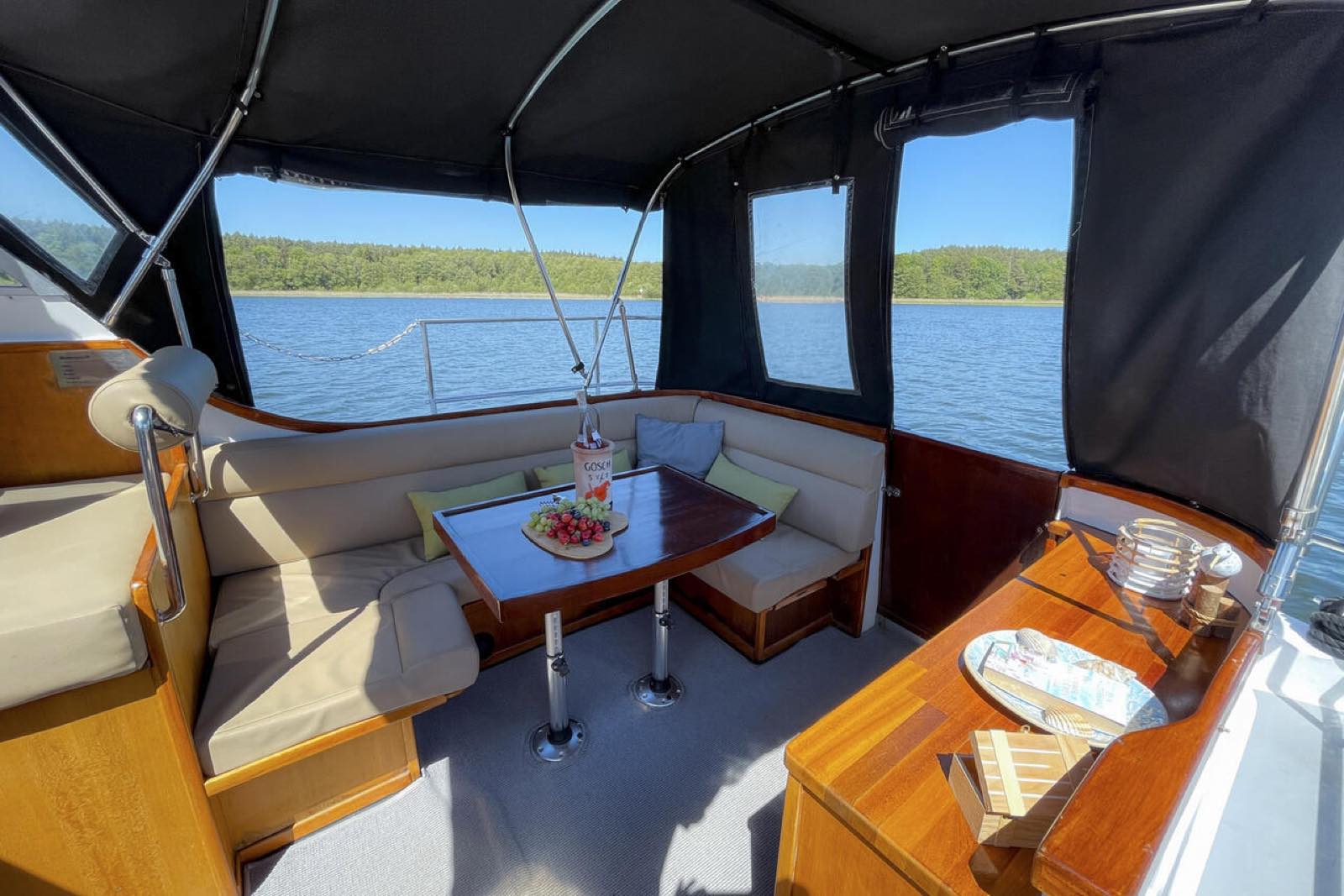 Hausboot B&B Niörd – an Bord