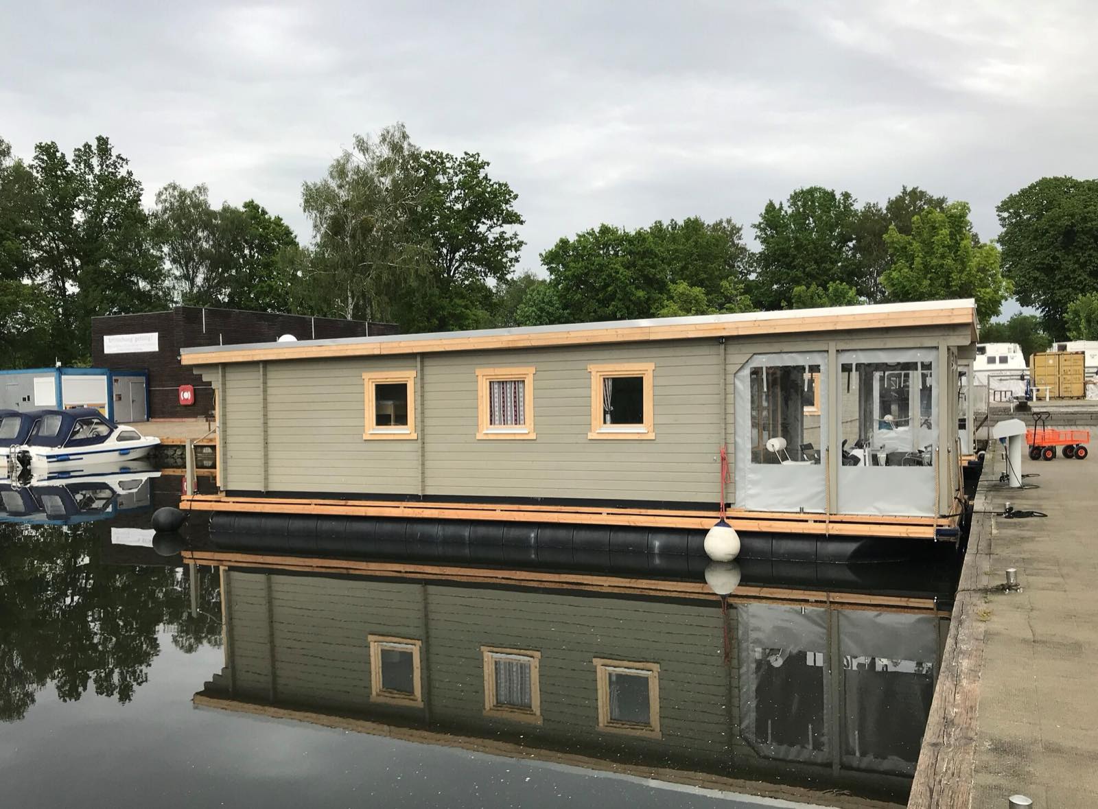 Hausboot CW 1 – an Bord