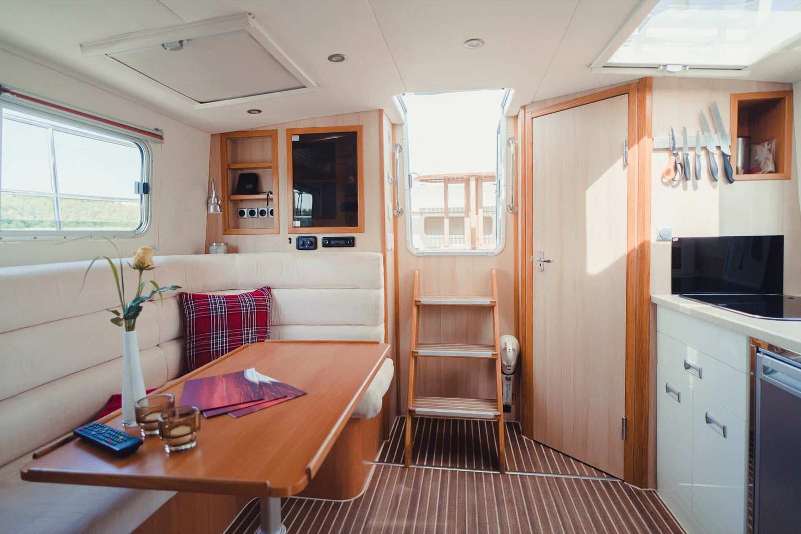 Hausboot Enjoy – an Bord