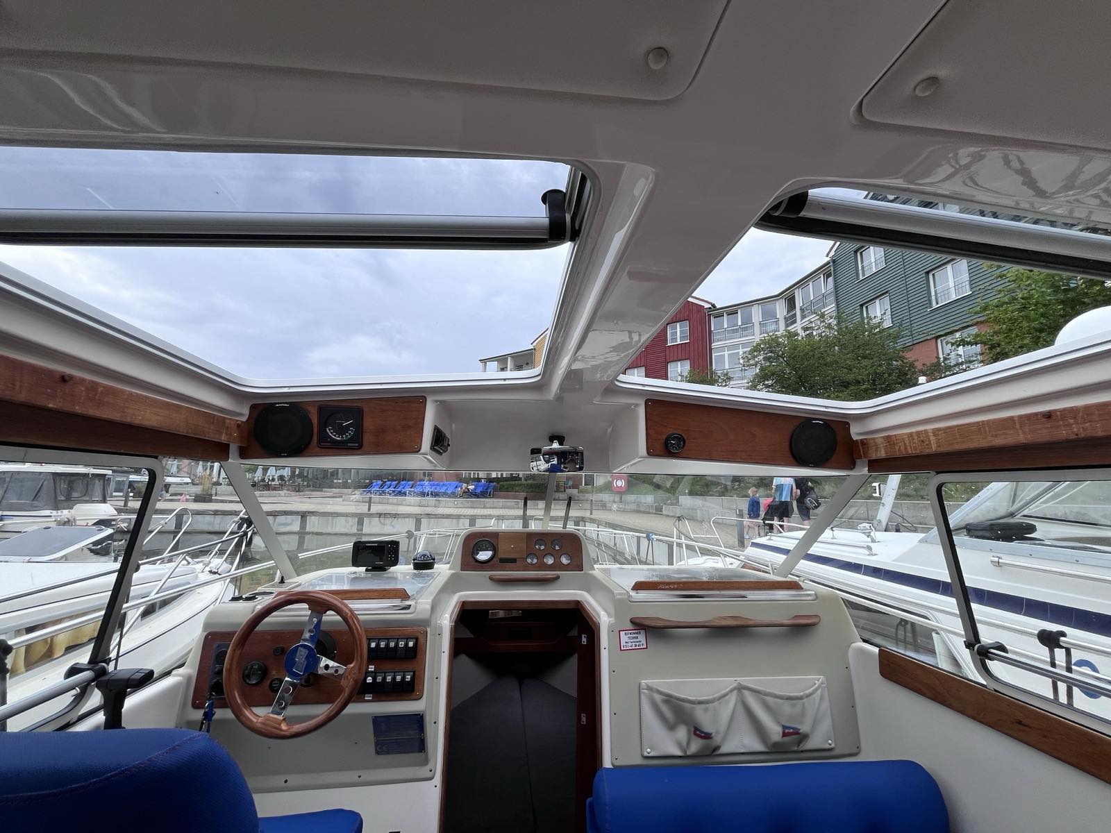 Hausboot flottes Mäxchen – an Bord