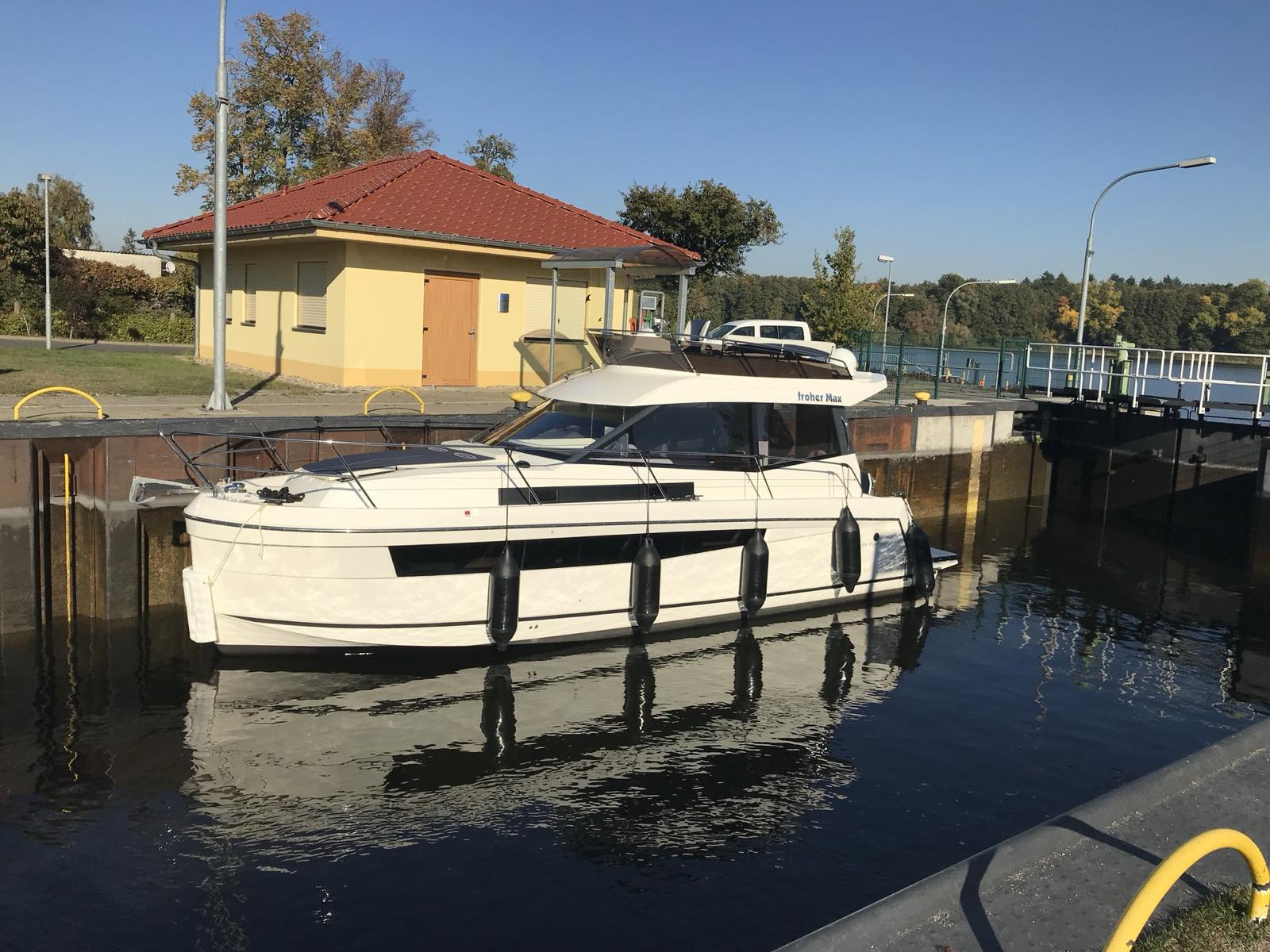 Hausboot frohes Mäxchen – an Bord