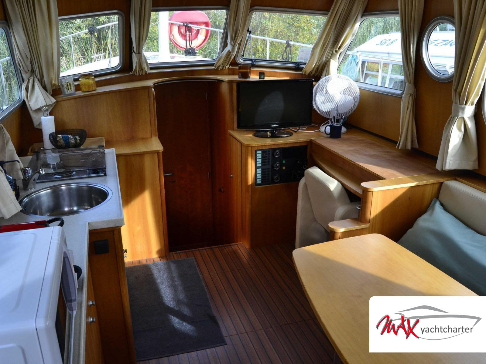 Hausboot schöner Max – an Bord