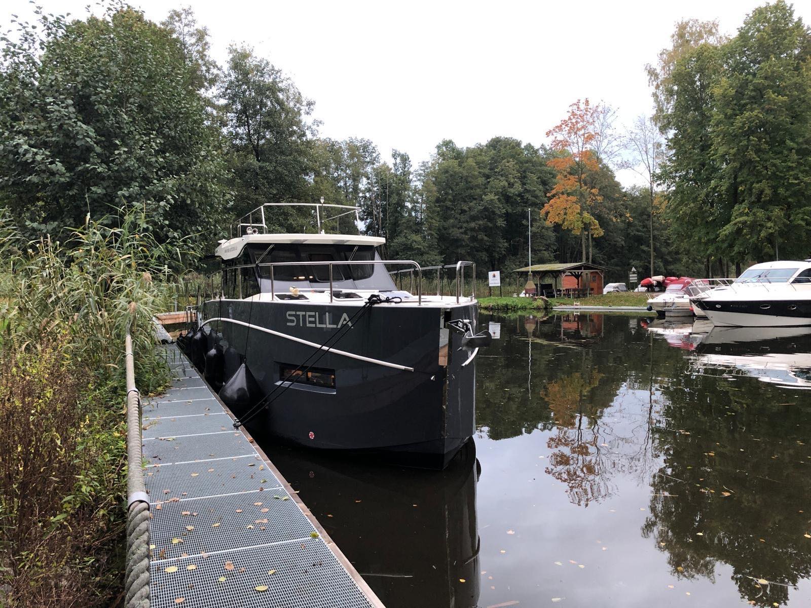 Hausboot Stella – an Bord