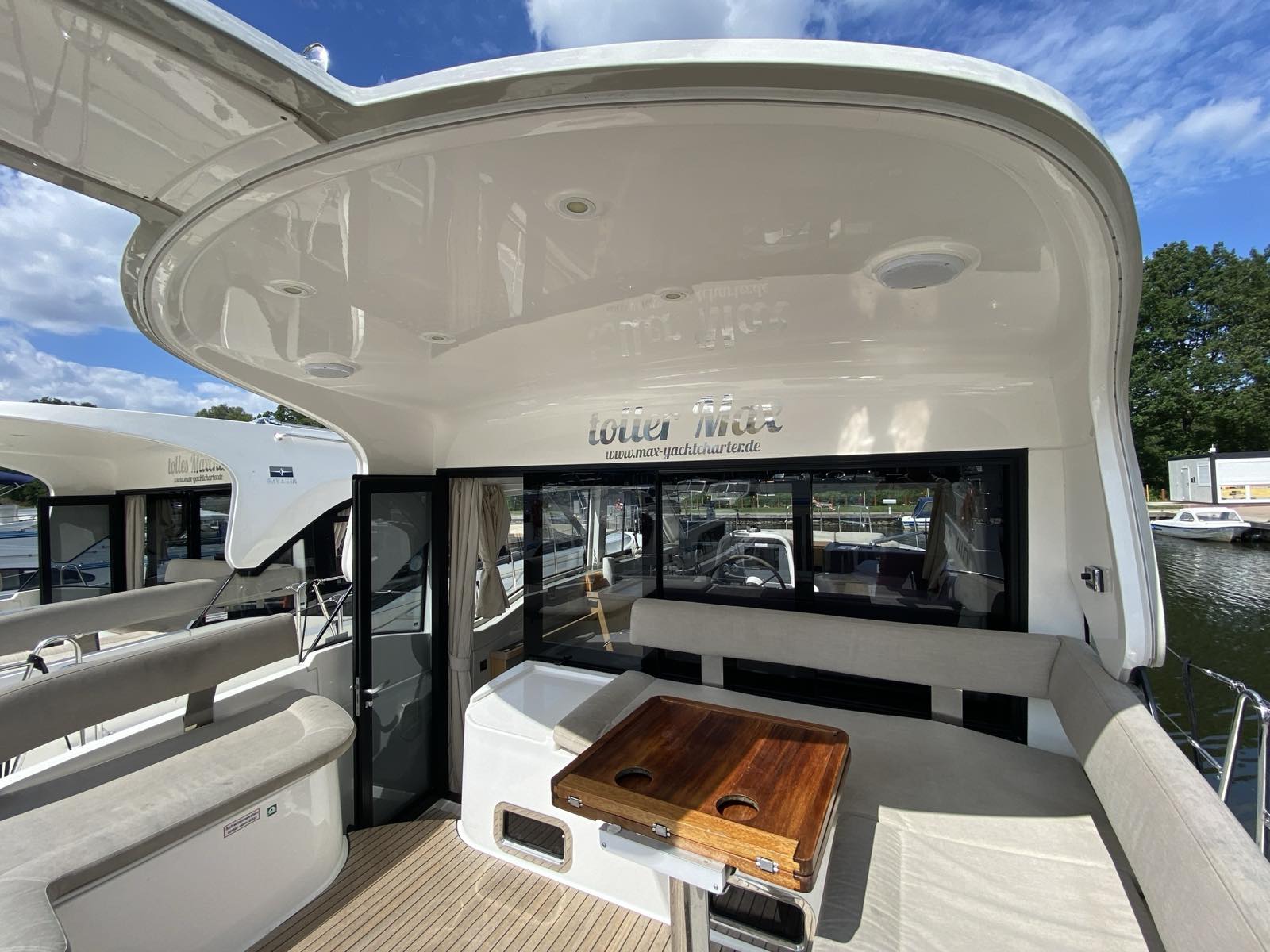 Hausboot toller Max – an Bord