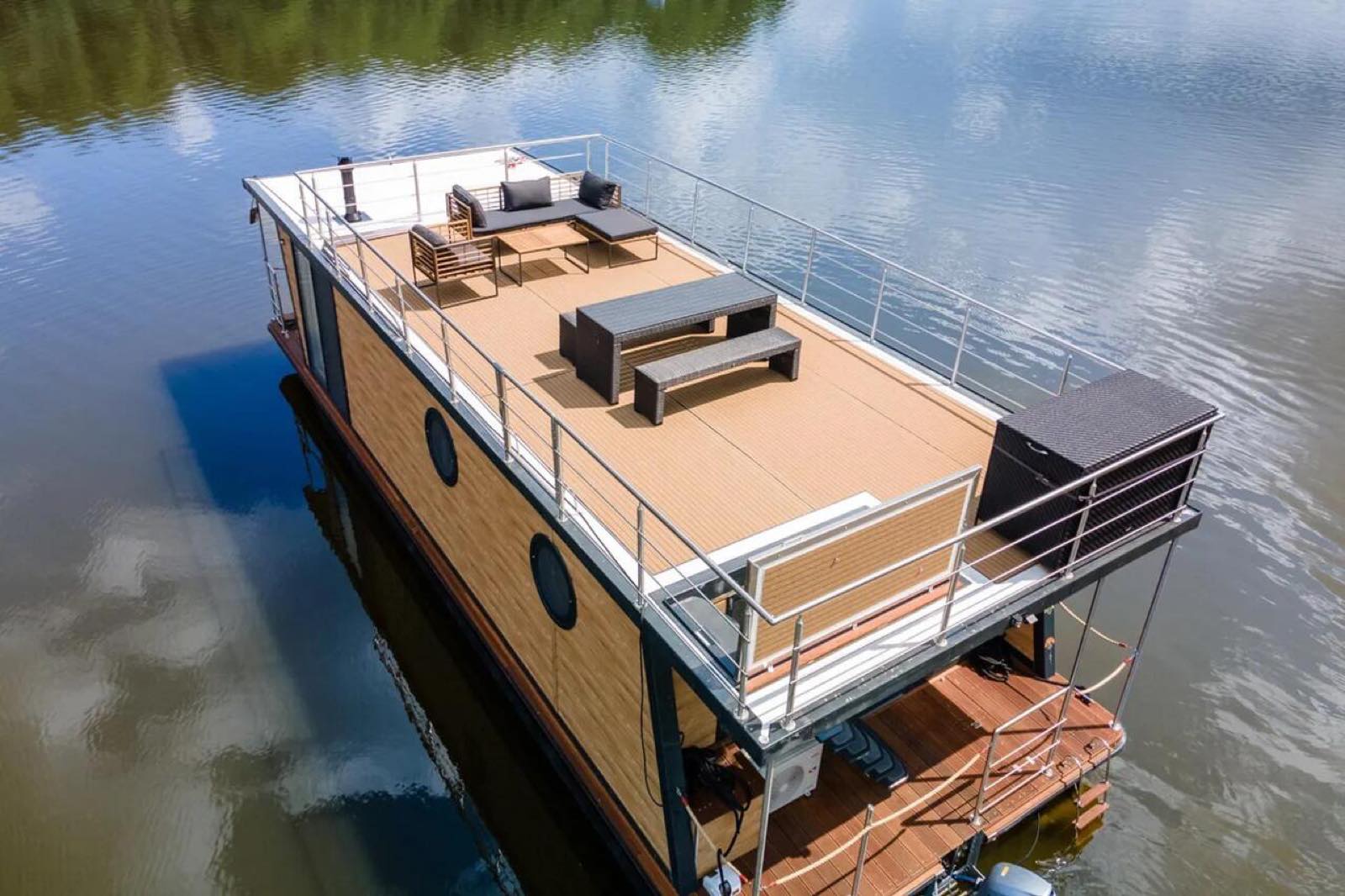 Hausboot Dawn – an Bord
