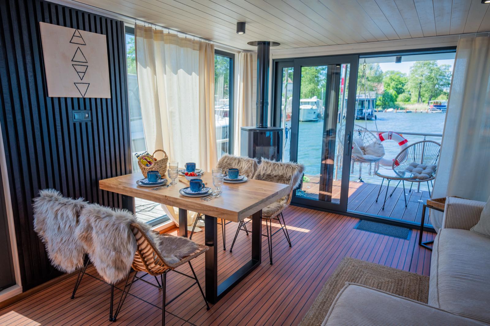 Hausboot Elements – an Bord