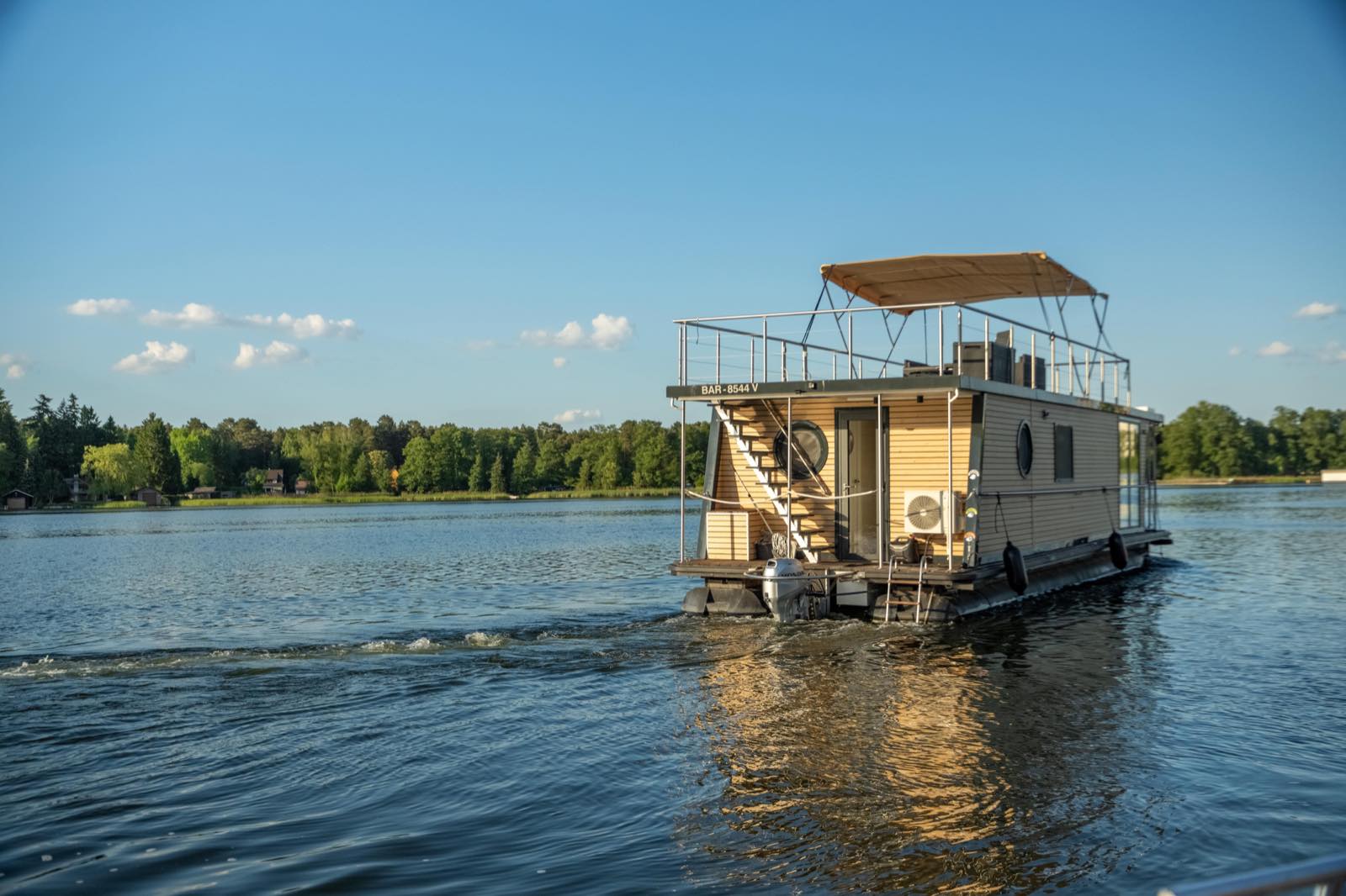 Hausboot Emsel – an Bord