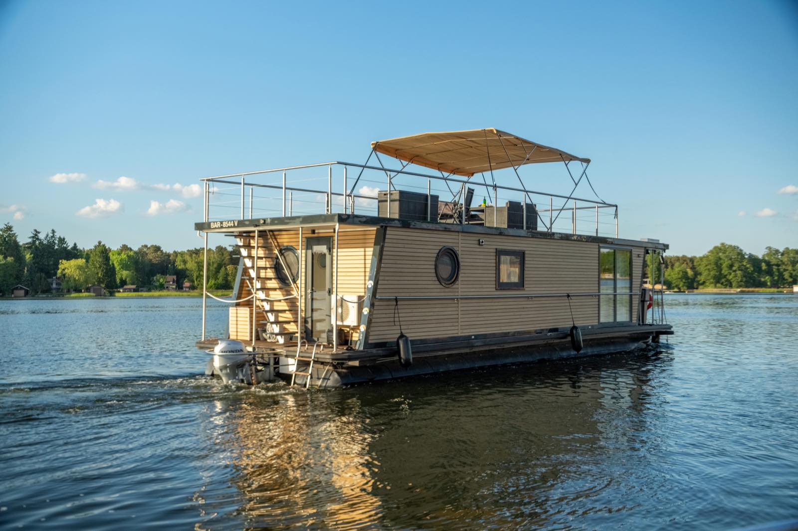 Hausboot Emsel – an Bord