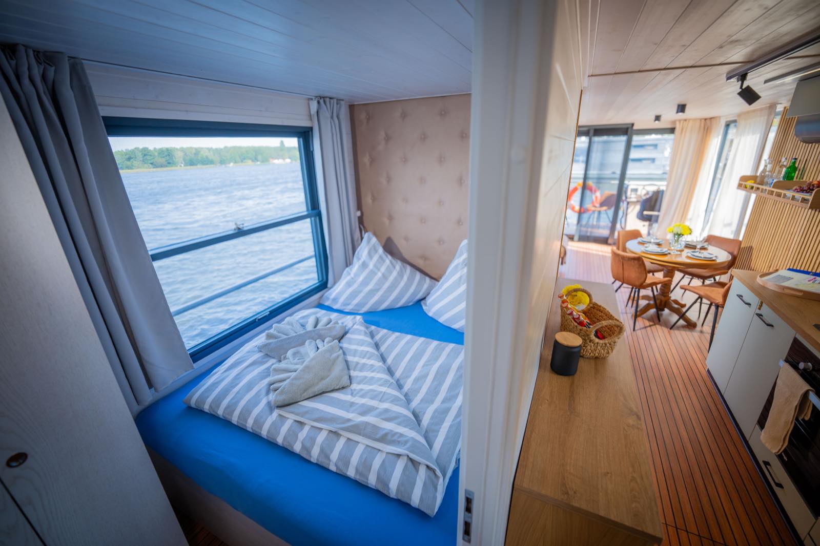 Hausboot Frigga – an Bord