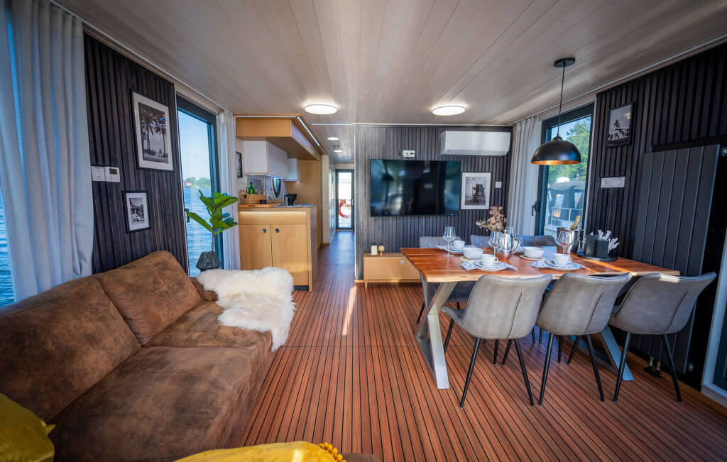 Hausboot Miami – an Bord