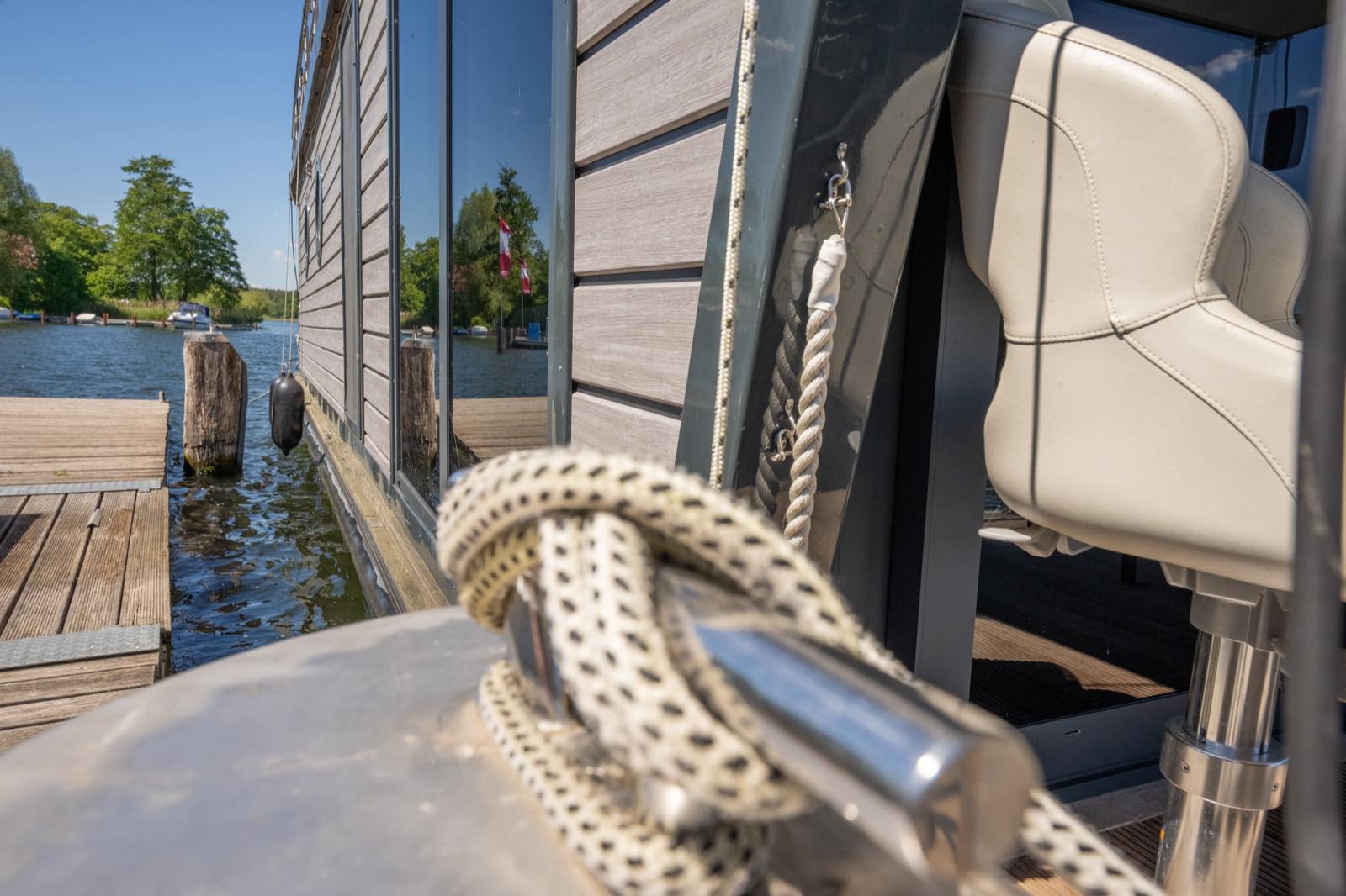 Hausboot RedWine – an Bord