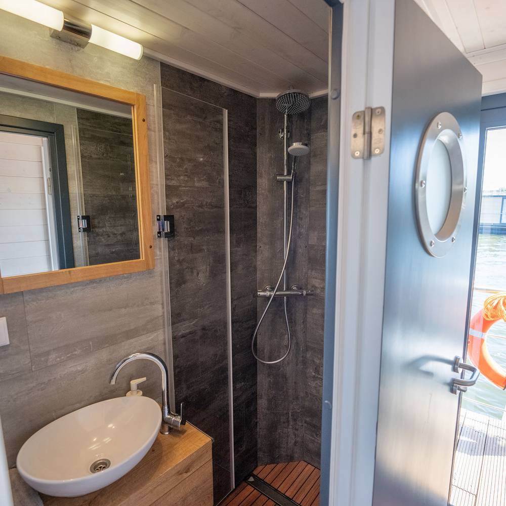 Bad mit Dusche