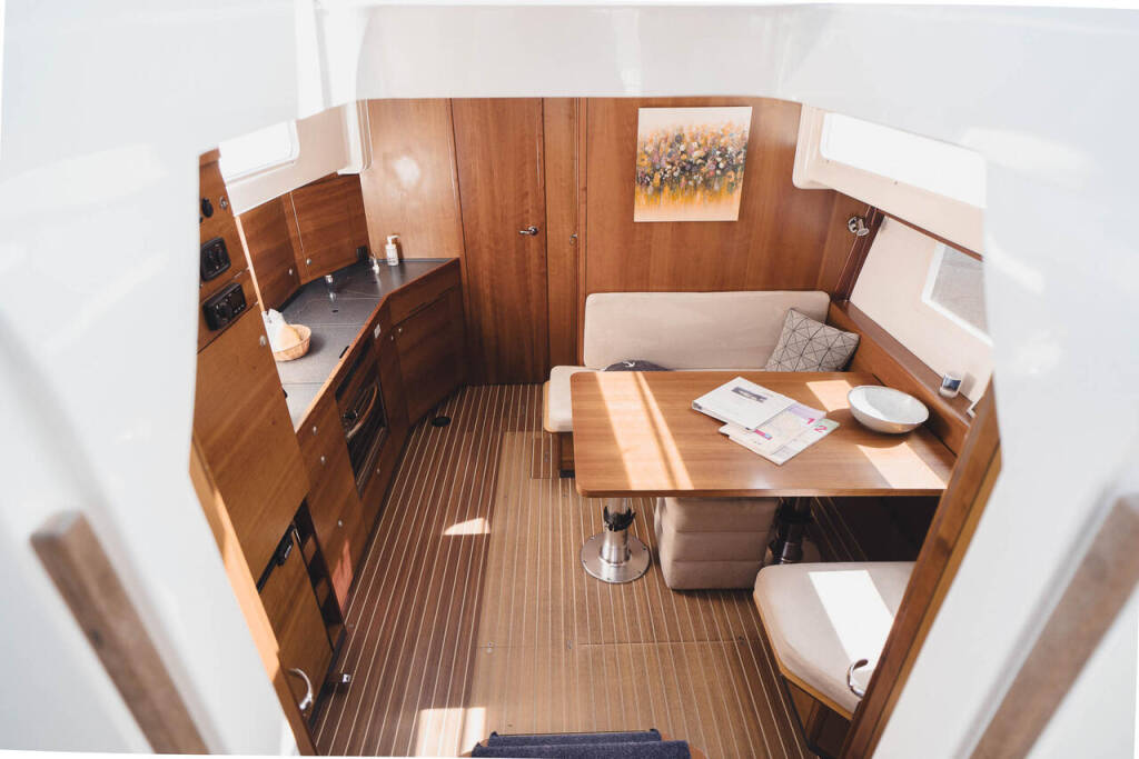 Delphia Escape 1080 S Mary-Ann