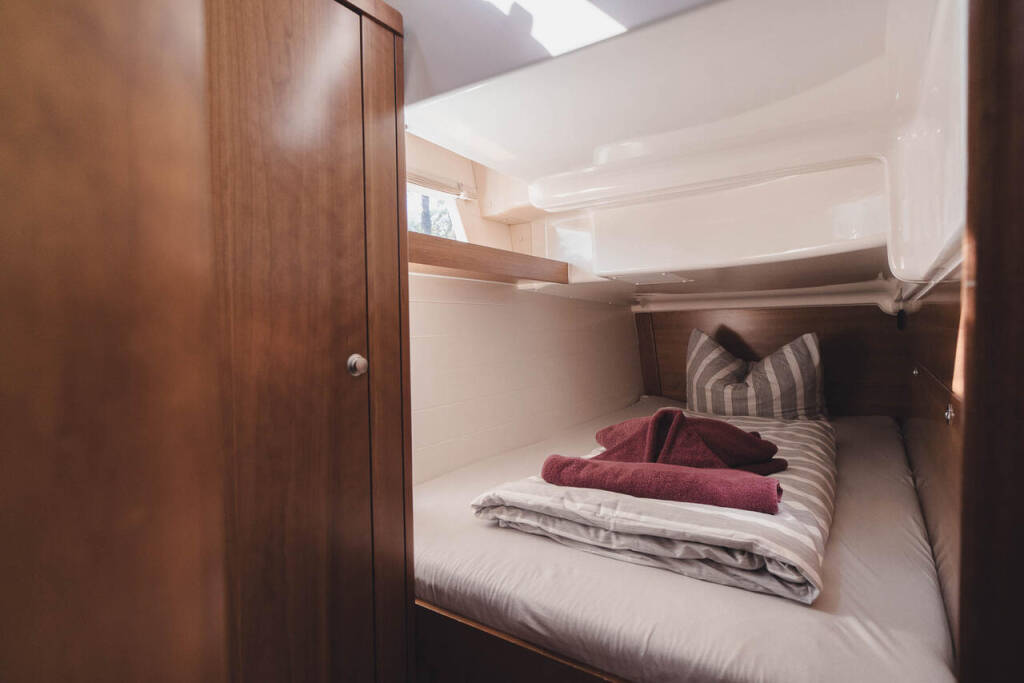 Delphia Escape 1080 S Mary-Ann