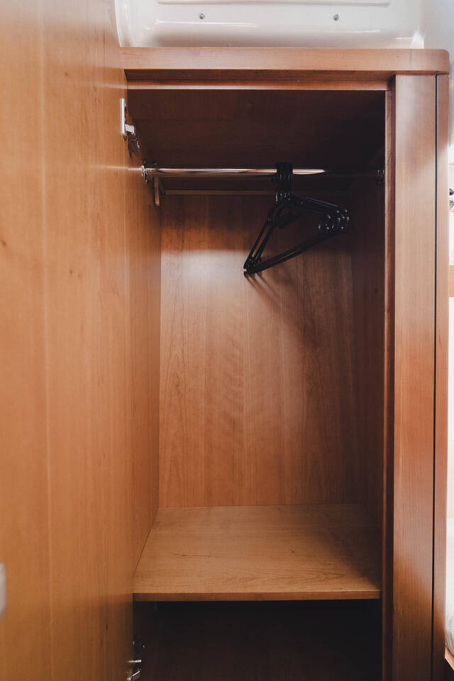 Delphia Escape 1080 S Mary-Ann