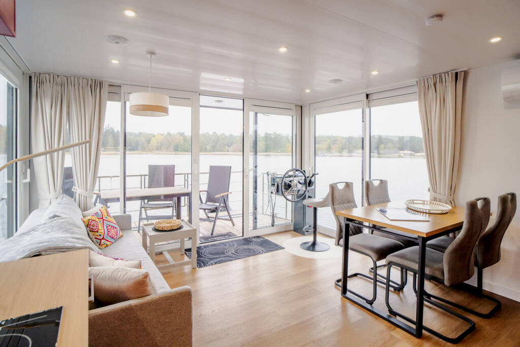 Independent 12 Ananda