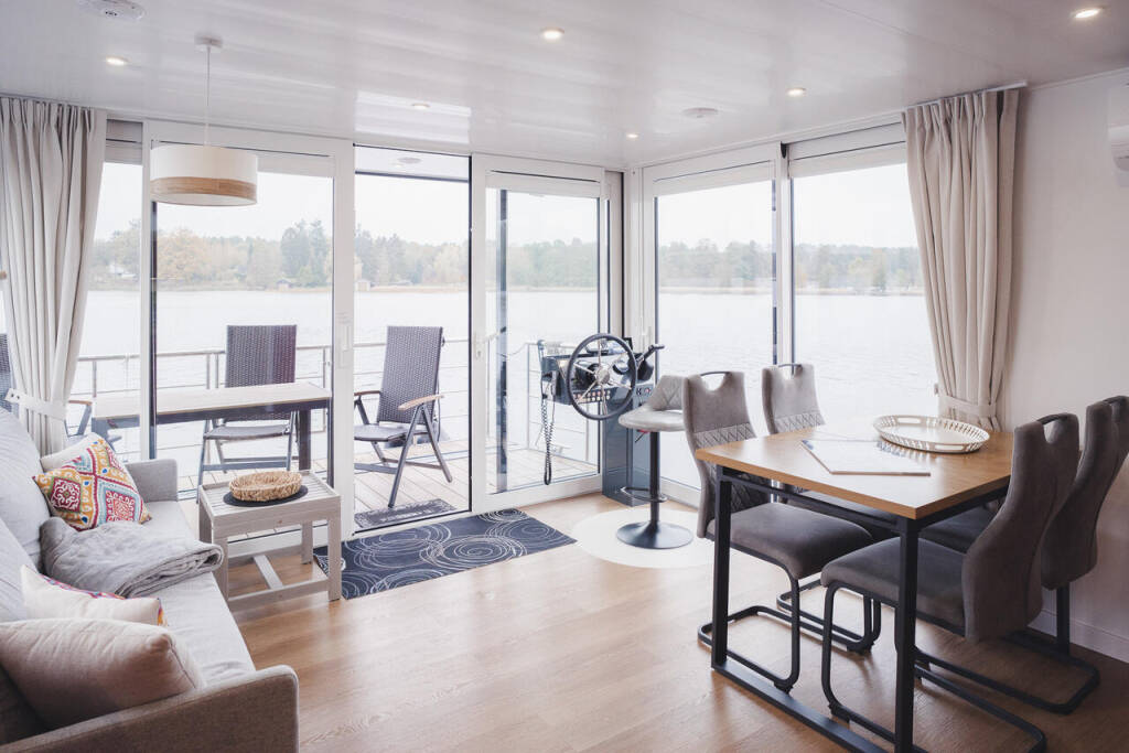 Independent 12 Ananda