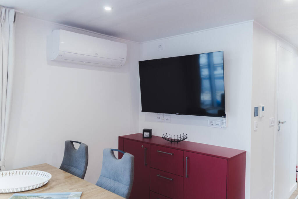 Independent 12 Ananda