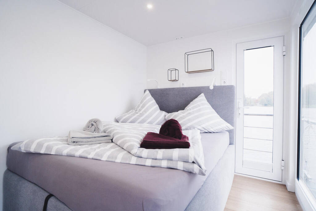 Independent 12 Ananda