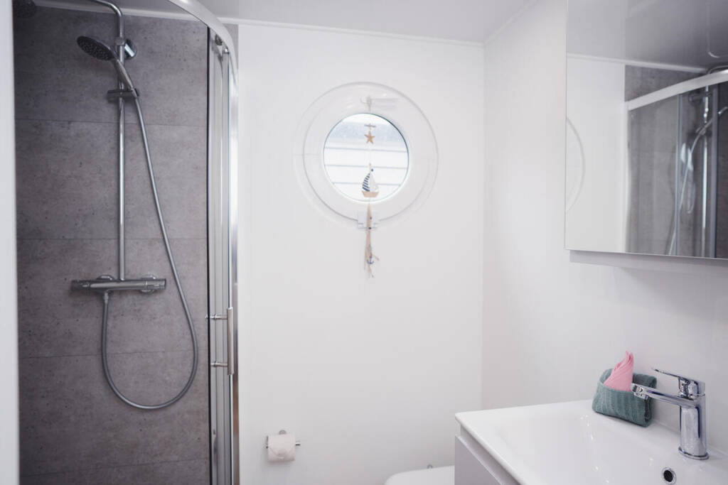 Independent 12 Ananda