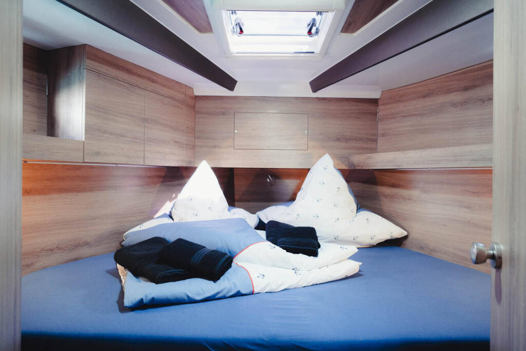 Nikhen Aquasun 34 Sedan B&B MaLa